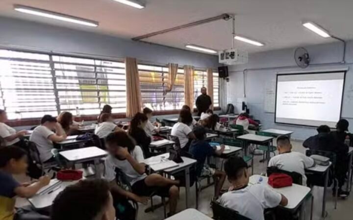 Prefeitura de SP publica edital para terceirizar gestão de três escolas da rede pública