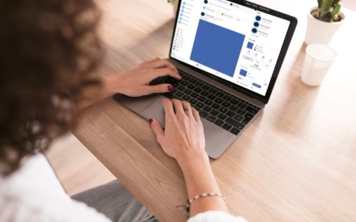Explosão de textos feitos por IA no LinkedIn expõe nova crise da comunicação: profissionais escrevem mais, porém soam iguais