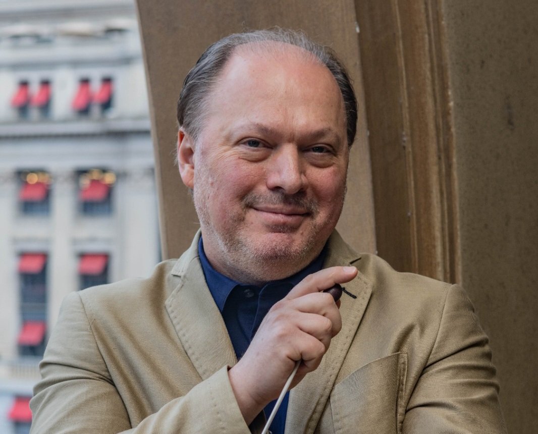 Após sucesso com ‘Tristão e Isolda’ e Festival de Campos, Maestro Roberto Minczuk dirige e rege ‘Don Carlo’ e anuncia agenda de fim de ano