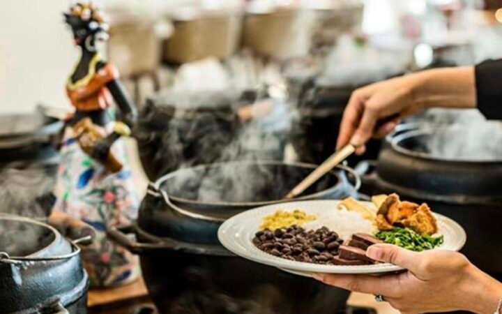 Feijoada, samba e diversão para as crianças: Yvá transforma o sábado em programa para toda a família