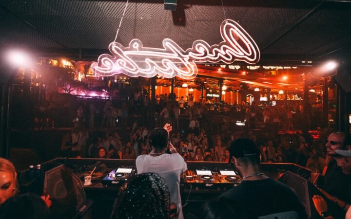 AMÉMÉ lança a track “Chulo” após temporada em Ibiza e se apresenta no Rio de Janeiro e em São Paulo em outubro